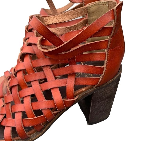 Free People Farylrobin Stacked Heel Sandals Women’s Sz 9 Vegan Leather Crossover - Picture 3 of 9
